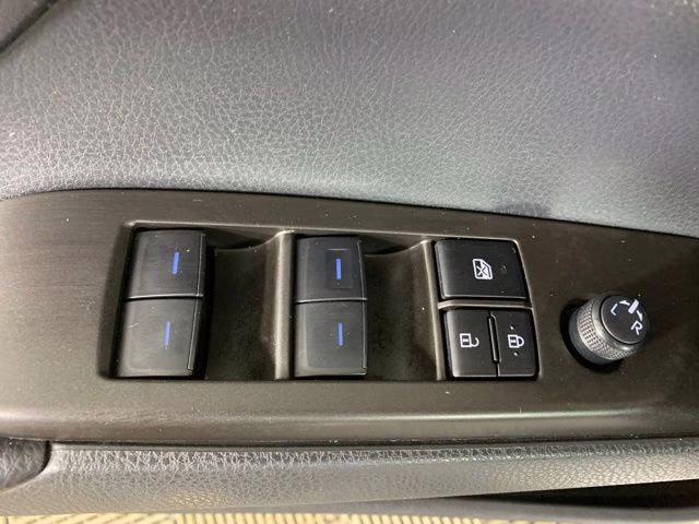 2023 Wind Chill Pearl Toyota Camry SE FWD Sedan