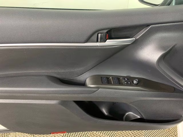 2023 Wind Chill Pearl Toyota Camry SE FWD Sedan