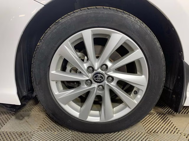 2023 Wind Chill Pearl Toyota Camry SE FWD Sedan