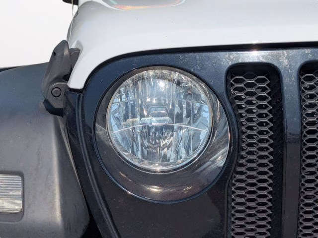 2022 Bright White Clearcoat Jeep Wrangler Unlimited Willys 4X4 SUV