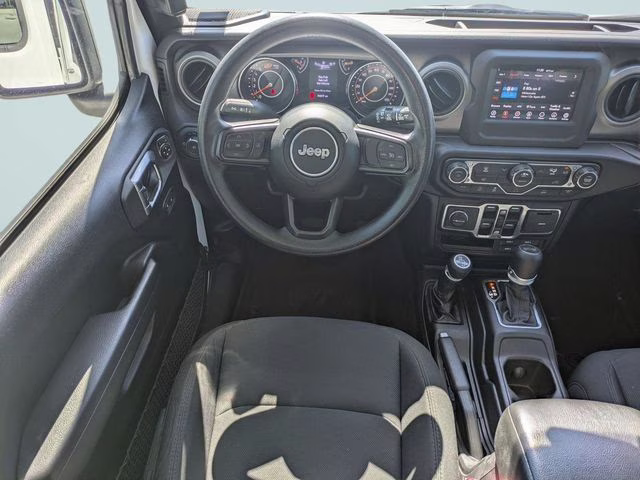 2022 Bright White Clearcoat Jeep Wrangler Unlimited Willys 4X4 SUV