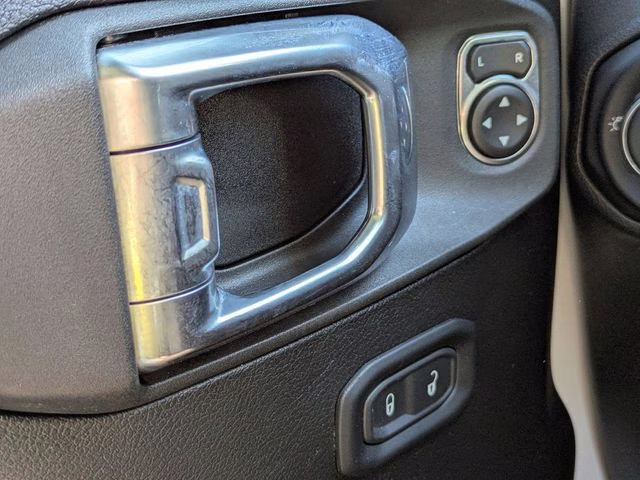 2022 Bright White Clearcoat Jeep Wrangler Unlimited Willys 4X4 SUV