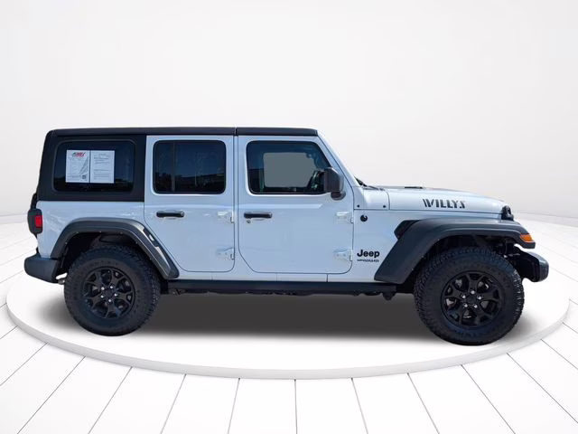 2022 Bright White Clearcoat Jeep Wrangler Unlimited Willys 4X4 SUV