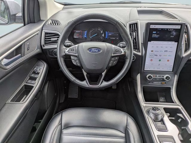 2024 Silver Metallic Ford Edge SEL AWD SUV