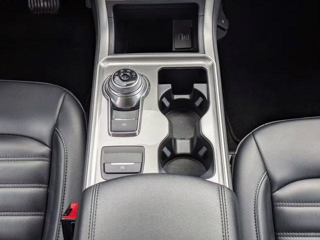 2024 Silver Metallic Ford Edge SEL AWD SUV