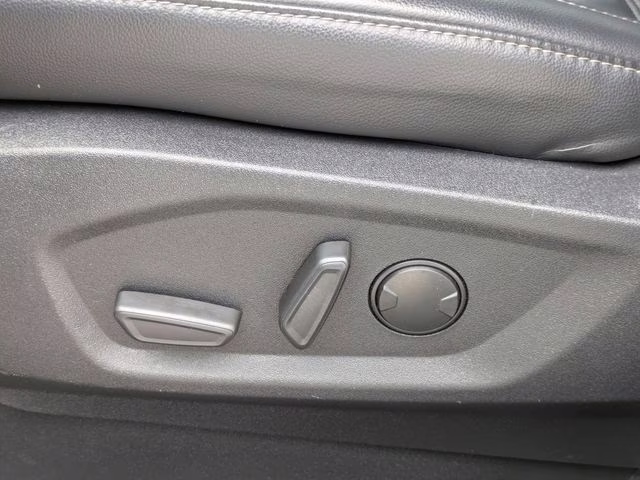 2024 Silver Metallic Ford Edge SEL AWD SUV