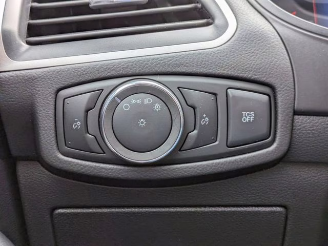 2024 Silver Metallic Ford Edge SEL AWD SUV