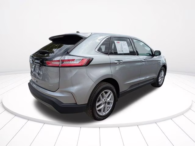 2024 Silver Metallic Ford Edge SEL AWD SUV