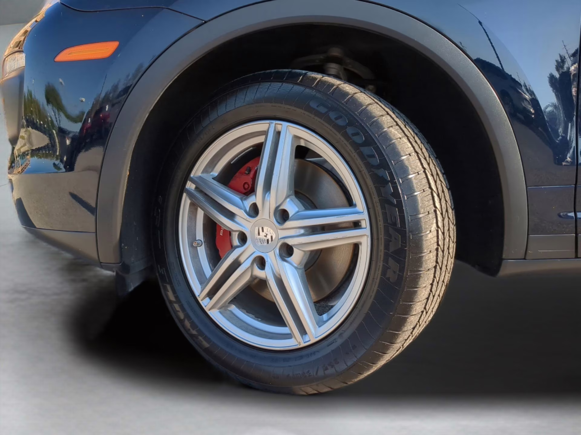 2016 Moonlight Blue Metallic Porsche Cayenne AWD SUV