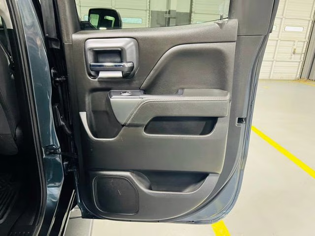 2019 Graphite Metallic Chevrolet Silverado 1500 LD LT 4X4 Truck