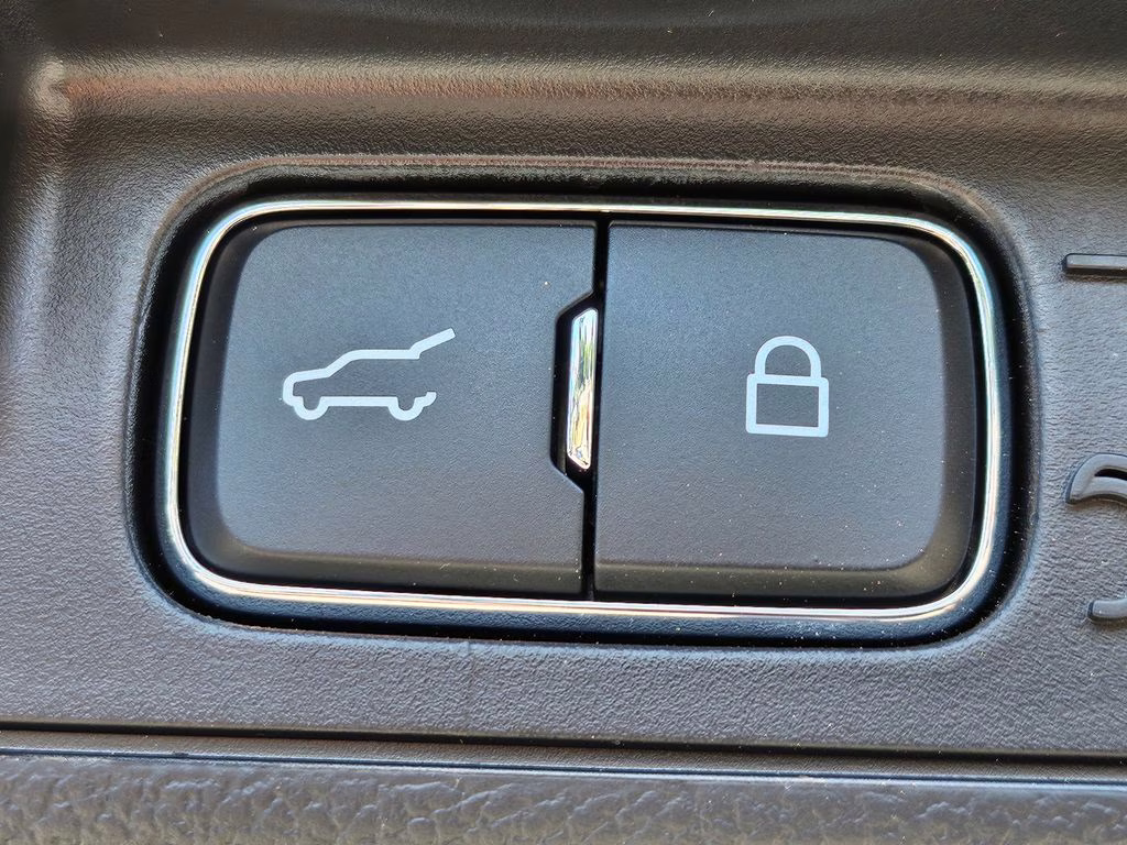 2026 Space White Metallic Ford Explorer Active RWD SUV