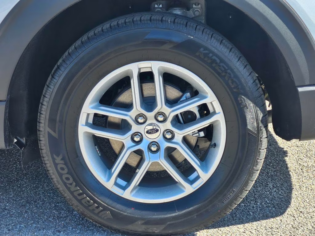 2026 Space White Metallic Ford Explorer Active RWD SUV