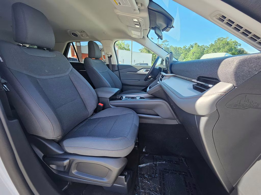 2026 Space White Metallic Ford Explorer Active RWD SUV