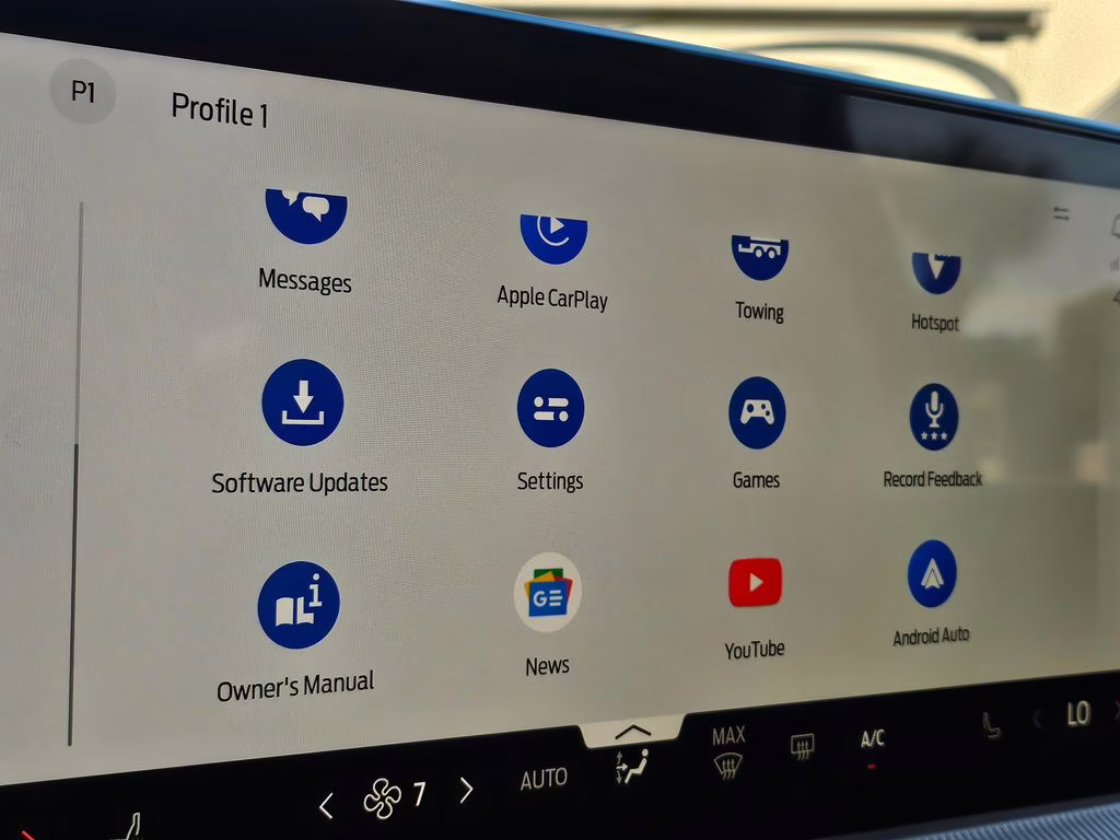 2026 Space White Metallic Ford Explorer Active RWD SUV