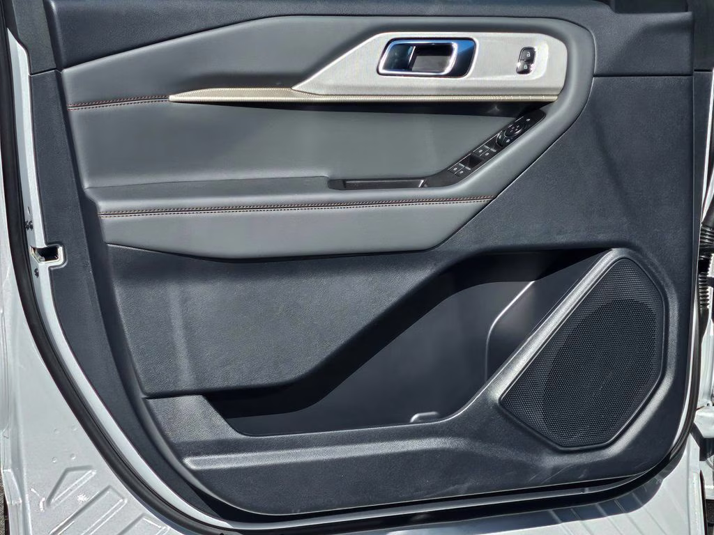 2026 Space White Metallic Ford Explorer Active RWD SUV
