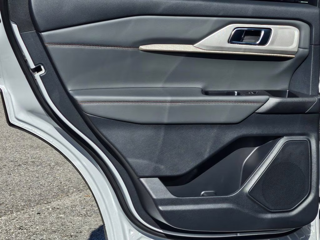 2026 Space White Metallic Ford Explorer Active RWD SUV