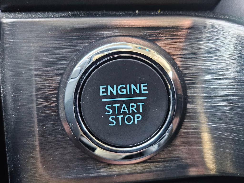 2026 Avalanche Ford Super Duty F-250 SRW Lariat 4X4 Truck