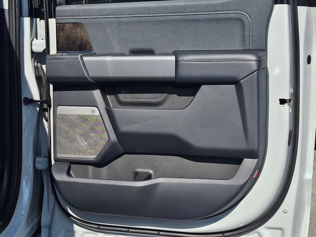 2026 Avalanche Ford Super Duty F-250 SRW Lariat 4X4 Truck