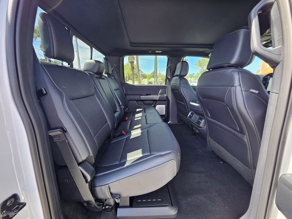 2026 Oxford White Ford F-150 Lariat 4X4 Truck