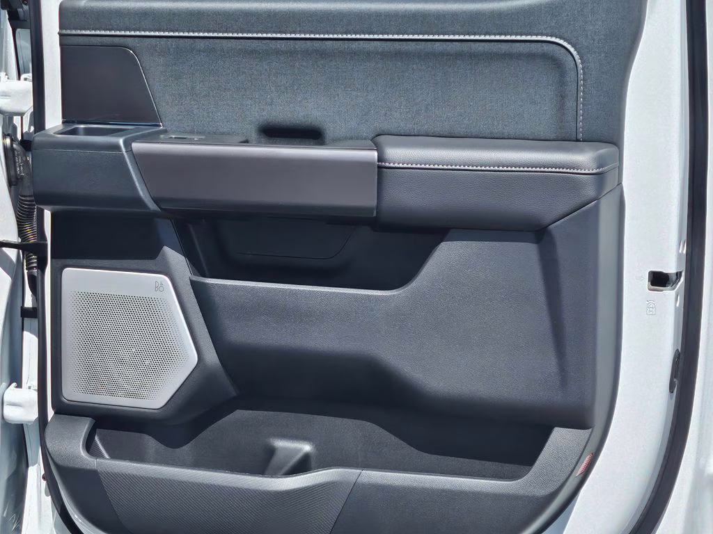 2026 Oxford White Ford F-150 Lariat 4X4 Truck