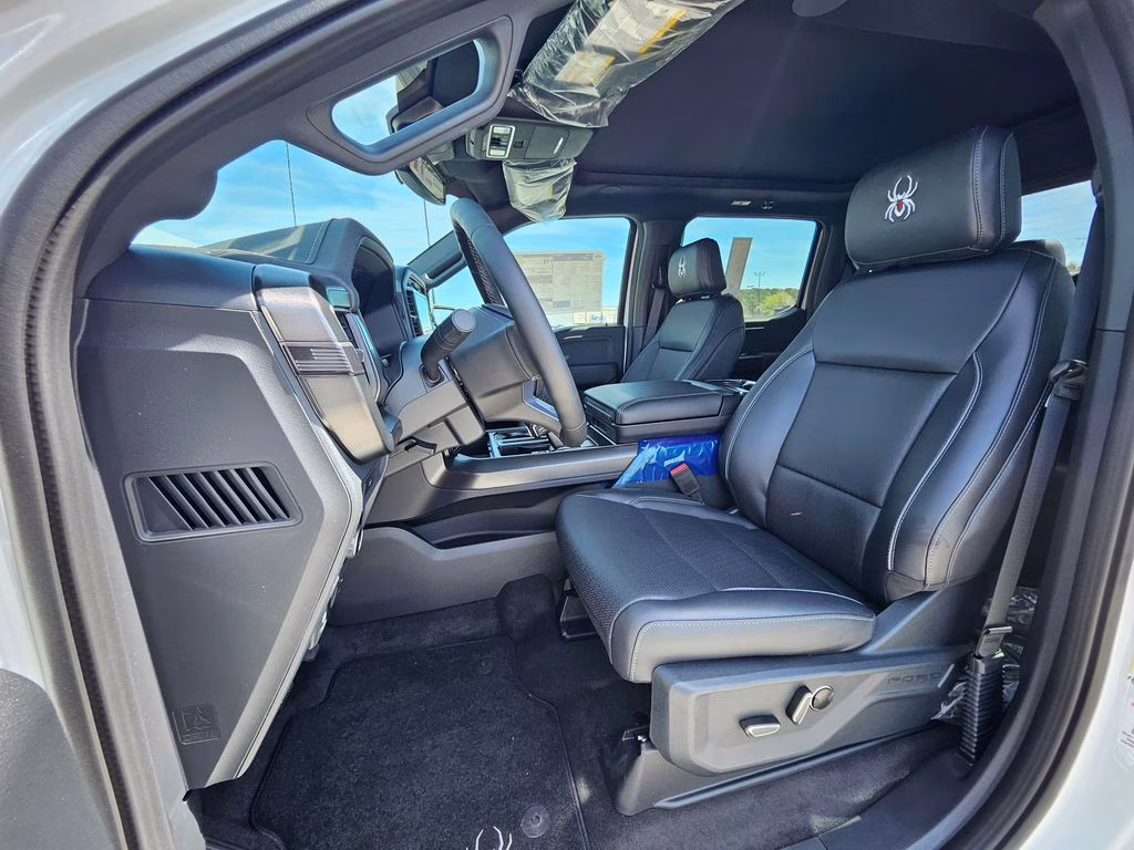 2026 Oxford White Ford F-150 Lariat 4X4 Truck