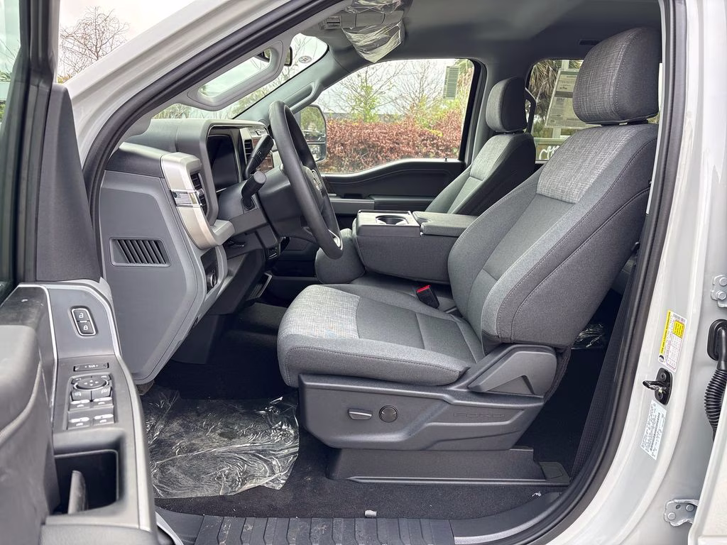 2026 Avalanche Ford Super Duty F-250 SRW XLT 4X4 Truck