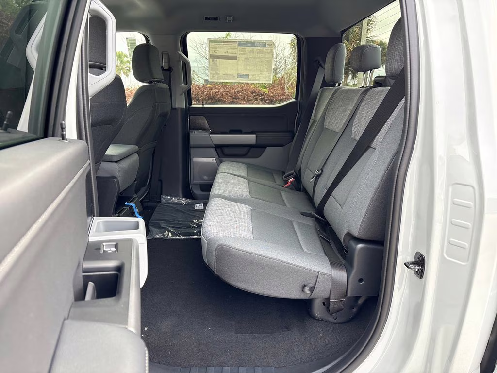 2026 Avalanche Ford Super Duty F-250 SRW XLT 4X4 Truck