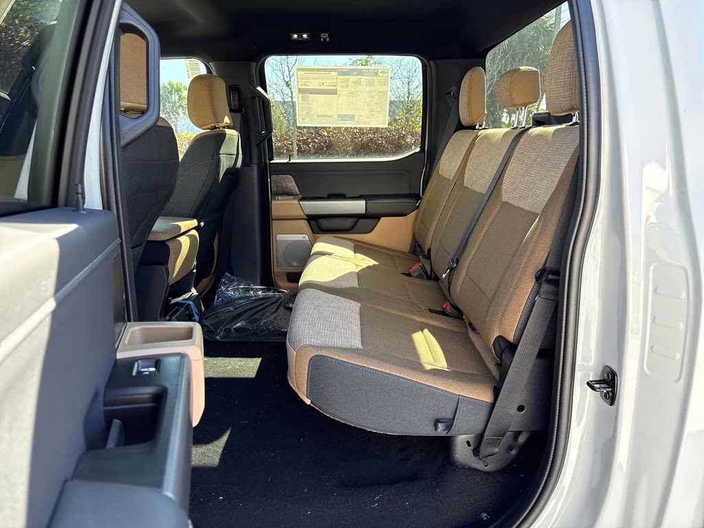 2026 Avalanche Ford Super Duty F-250 SRW XLT 4X4 Truck