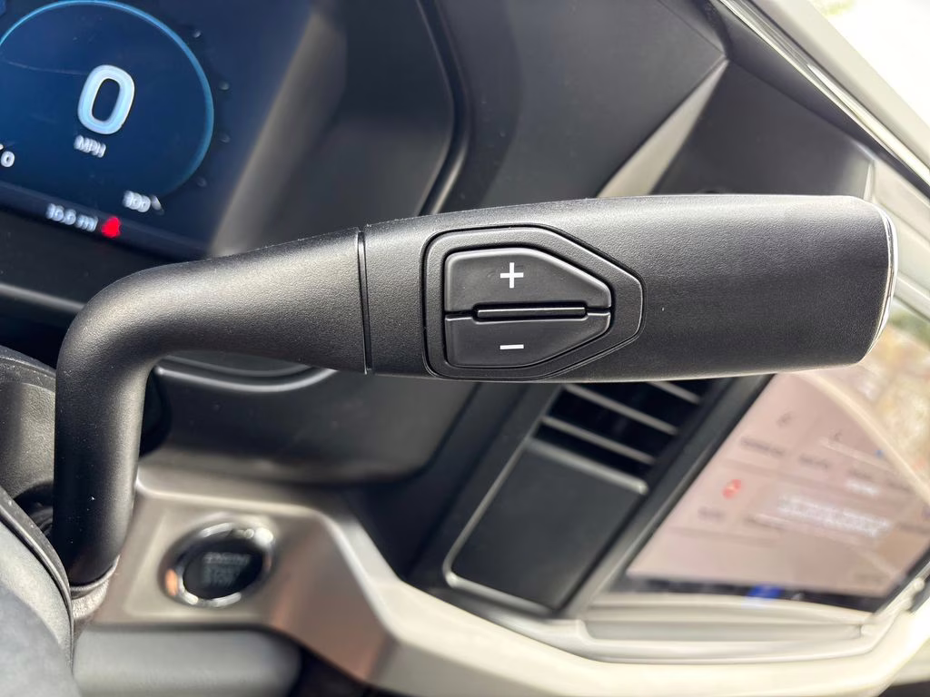 2026 Avalanche Ford Super Duty F-250 SRW XLT 4X4 Truck