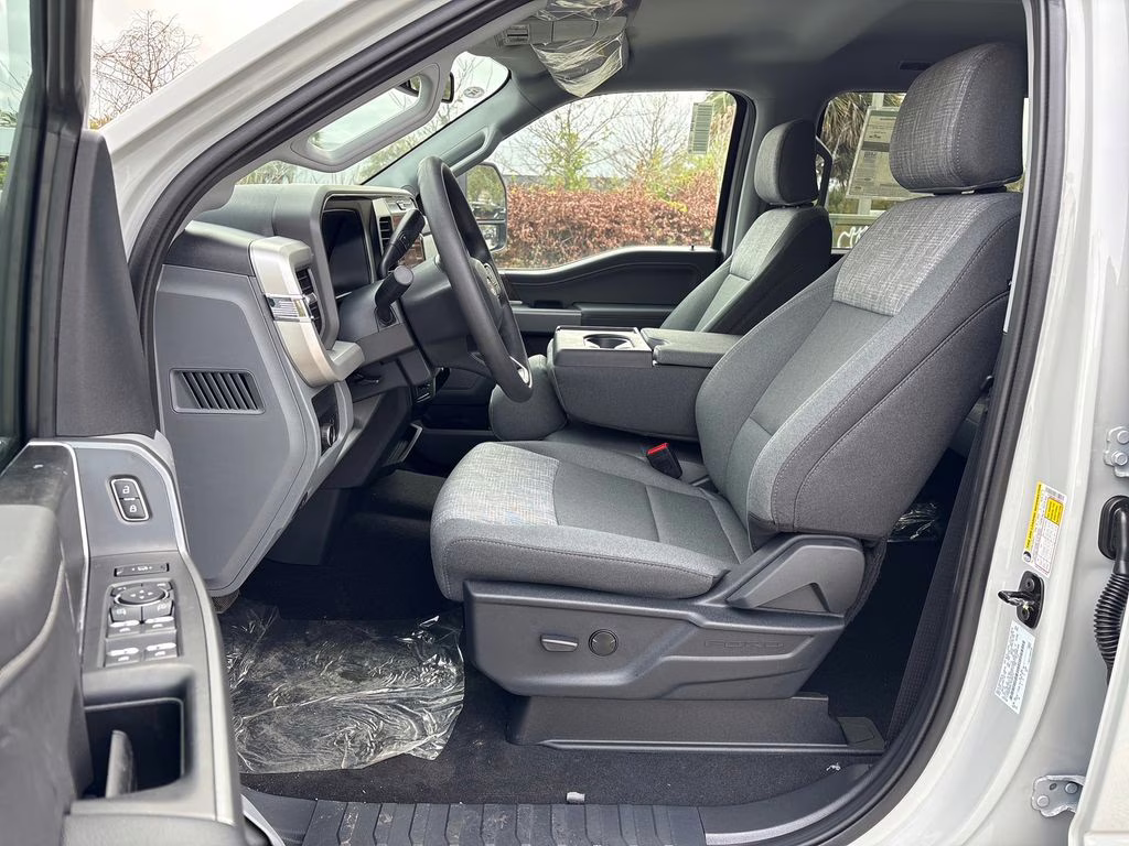 2026 Avalanche Ford Super Duty F-250 SRW XLT 4X4 Truck