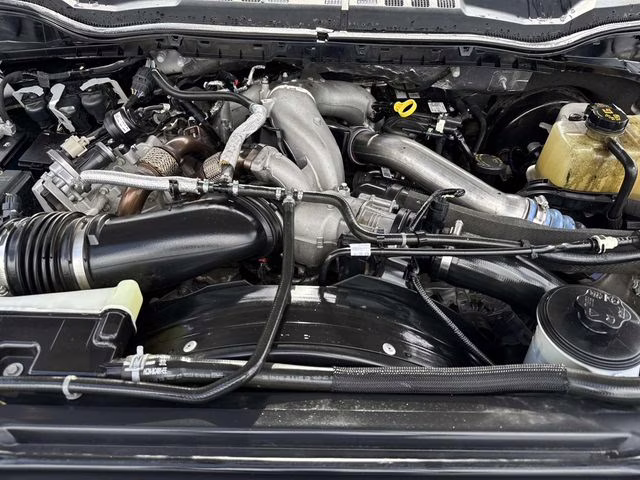 2020 White Metallic Ford Super Duty F-250 SRW Lariat 4X4 Truck