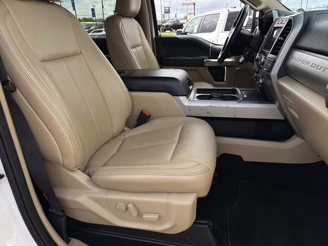 2020 White Metallic Ford Super Duty F-250 SRW Lariat 4X4 Truck