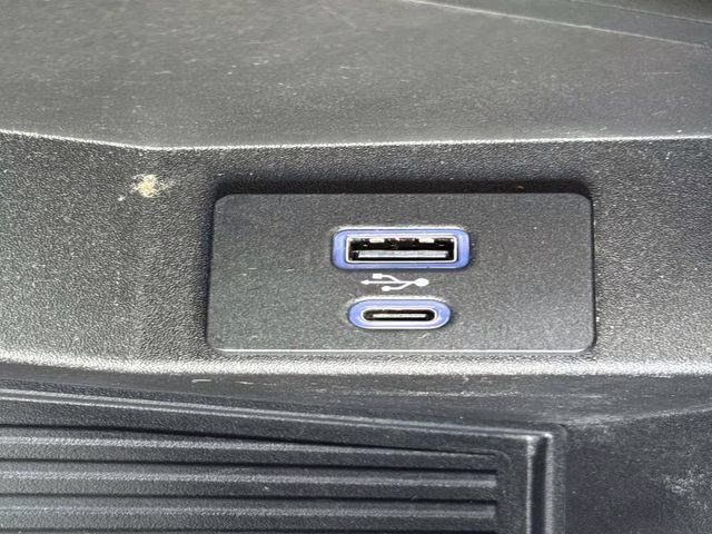 2020 White Metallic Ford Super Duty F-250 SRW Lariat 4X4 Truck