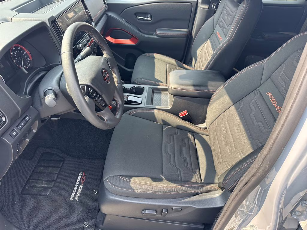 2025 Boulder Gray Pearl Nissan Frontier PRO-4X 4X4 Truck