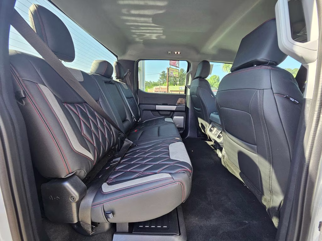2026 Avalanche Ford Super Duty F-250 SRW Lariat 4X4 Truck