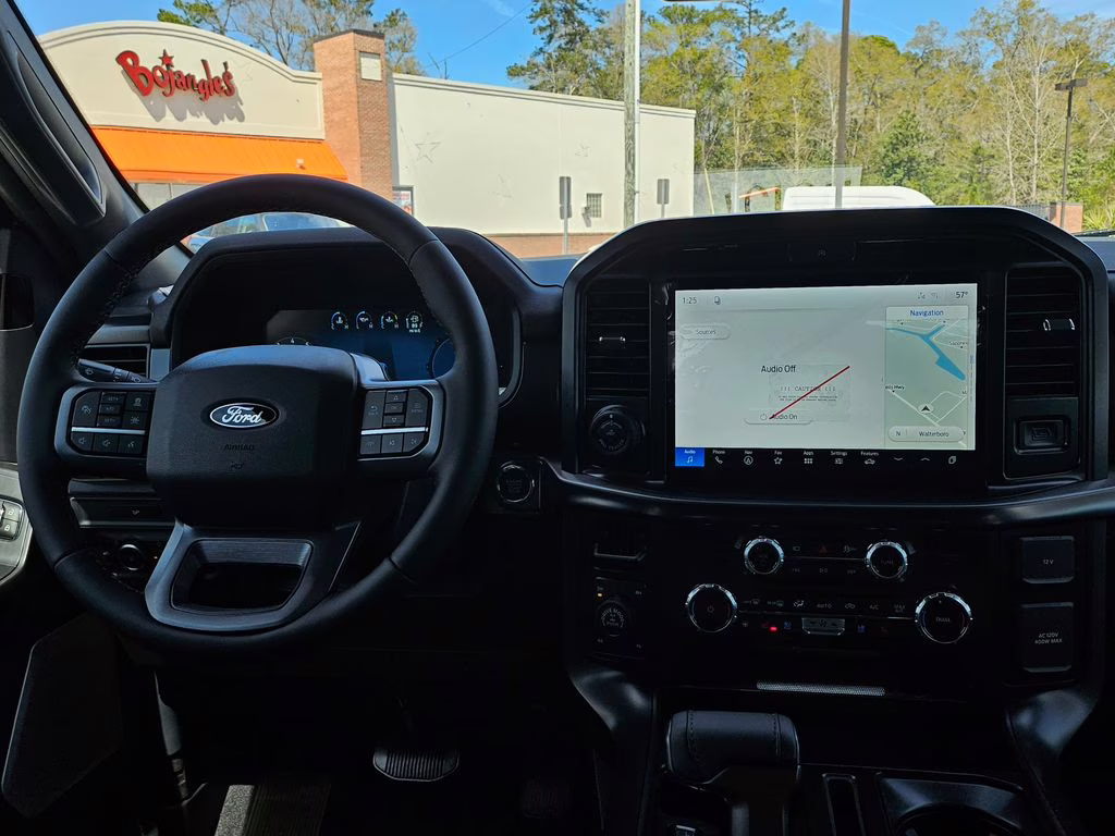 2026 Oxford White Ford F-150 Lariat 4X4 Truck