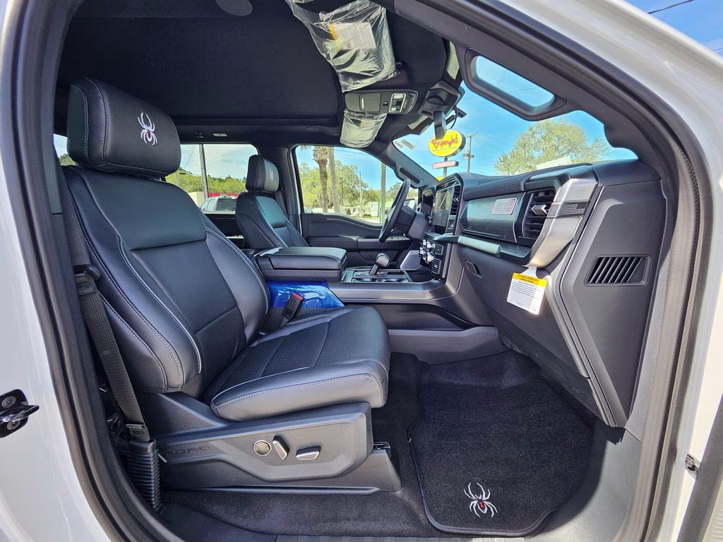 2026 Oxford White Ford F-150 Lariat 4X4 Truck