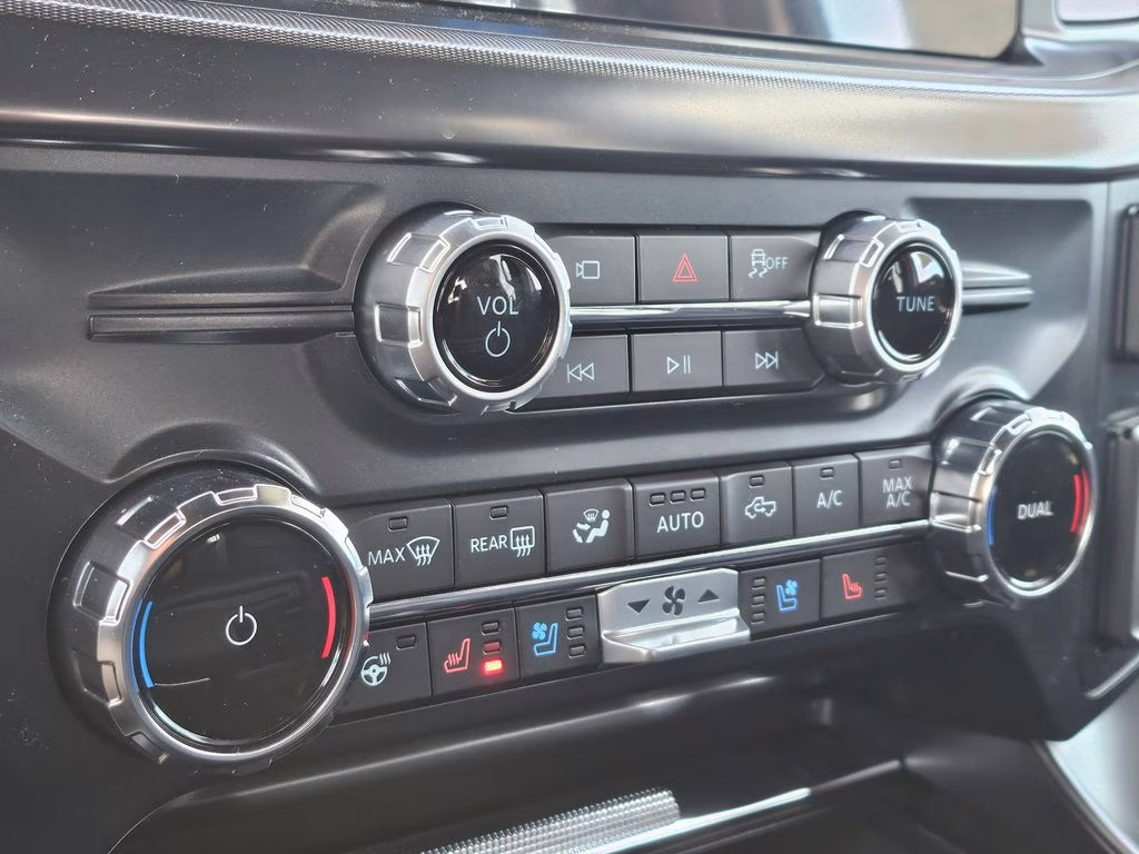 2026 Oxford White Ford F-150 Lariat 4X4 Truck