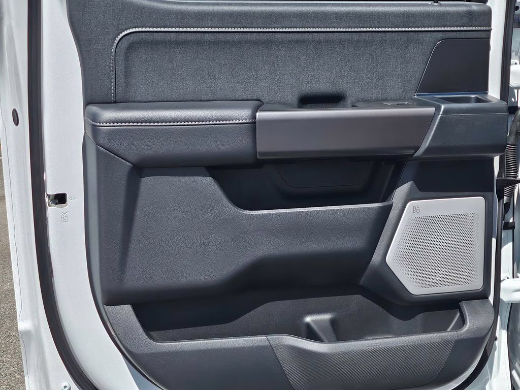 2026 Oxford White Ford F-150 Lariat 4X4 Truck