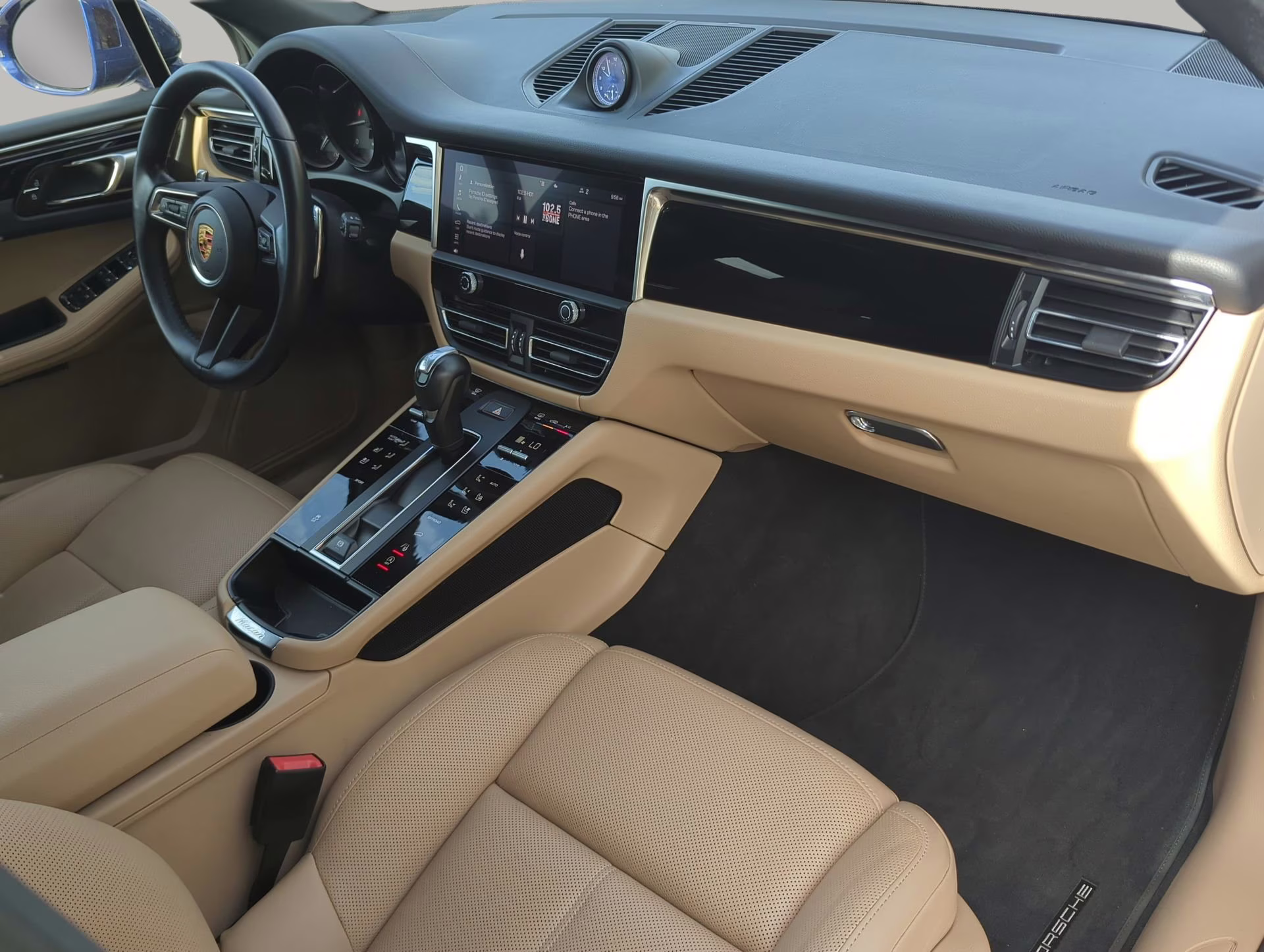 2024 Gentian Blue Metallic Porsche Macan AWD SUV