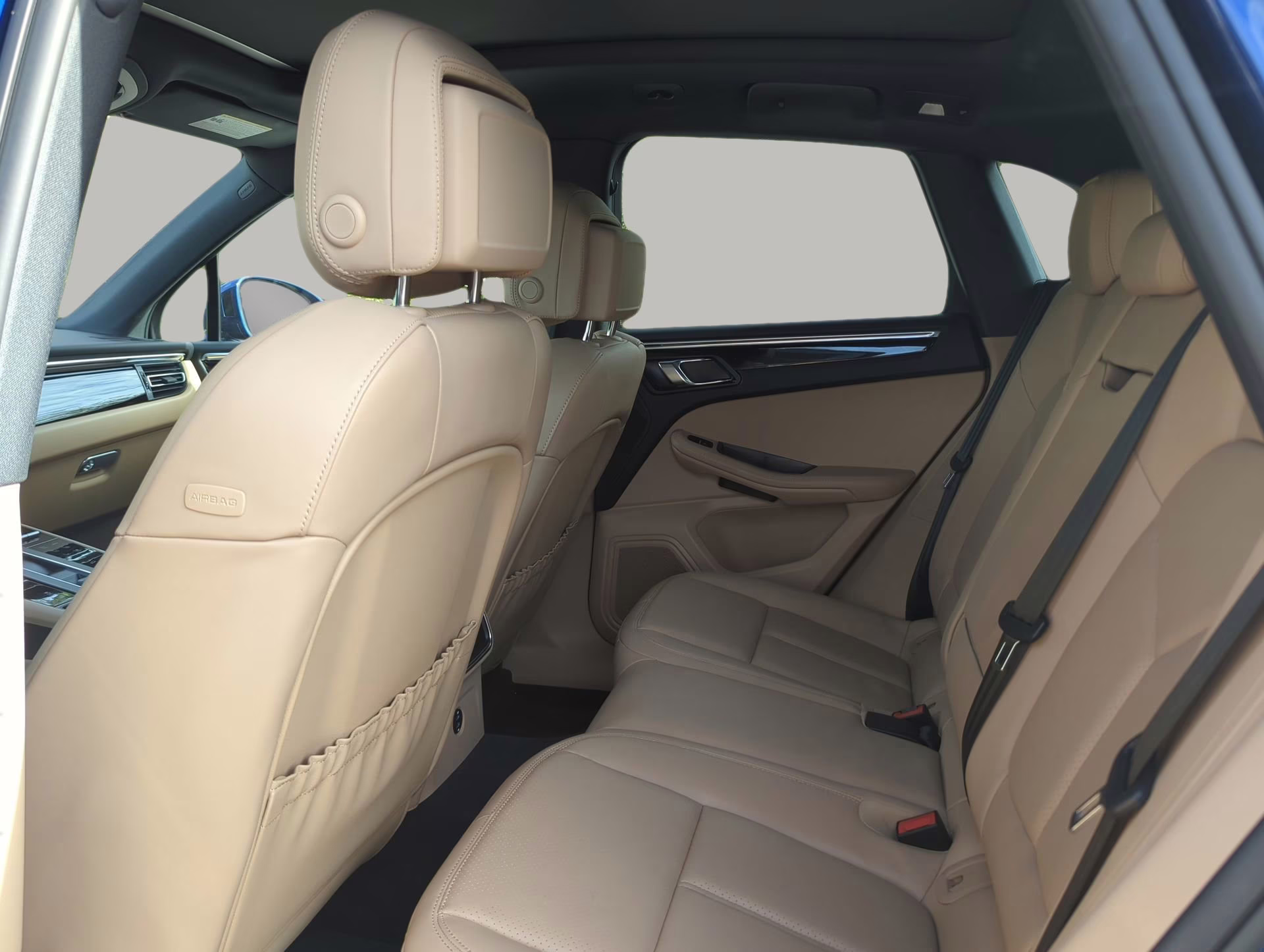 2024 Gentian Blue Metallic Porsche Macan AWD SUV