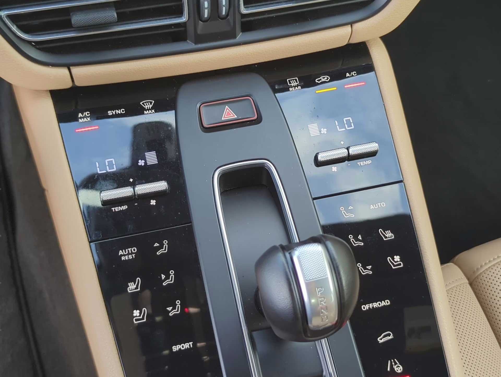 2024 Gentian Blue Metallic Porsche Macan AWD SUV