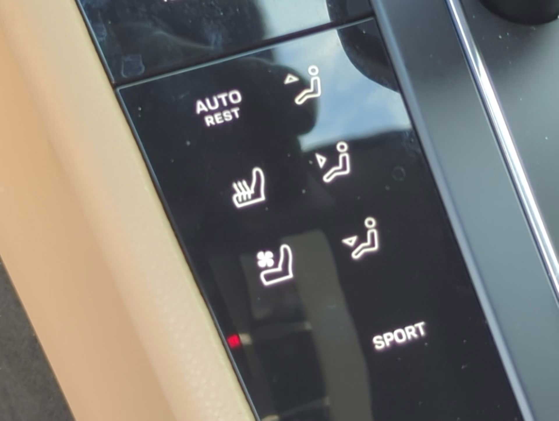 2024 Gentian Blue Metallic Porsche Macan AWD SUV