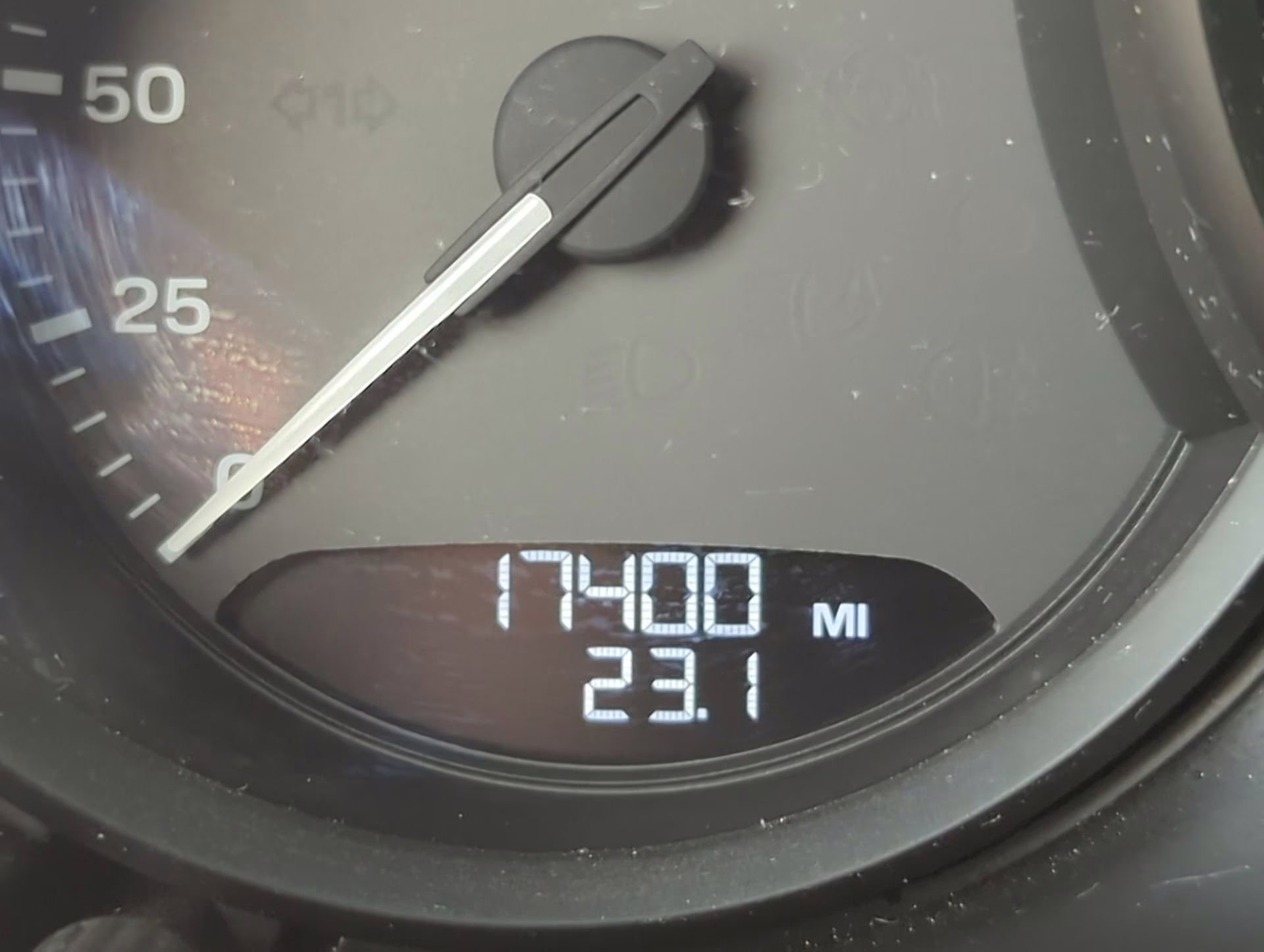 2024 Gentian Blue Metallic Porsche Macan AWD SUV