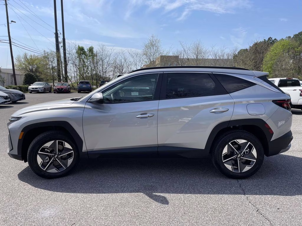 2026 Shimmering Silver Hyundai Tucson SEL AWD SUV