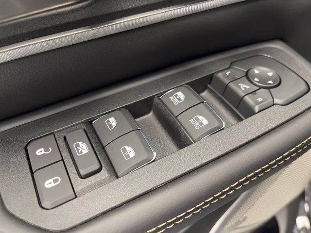 2026 Diamond Black Crystal Pearlcoat Ram 1500 Tungsten 4X4 Truck