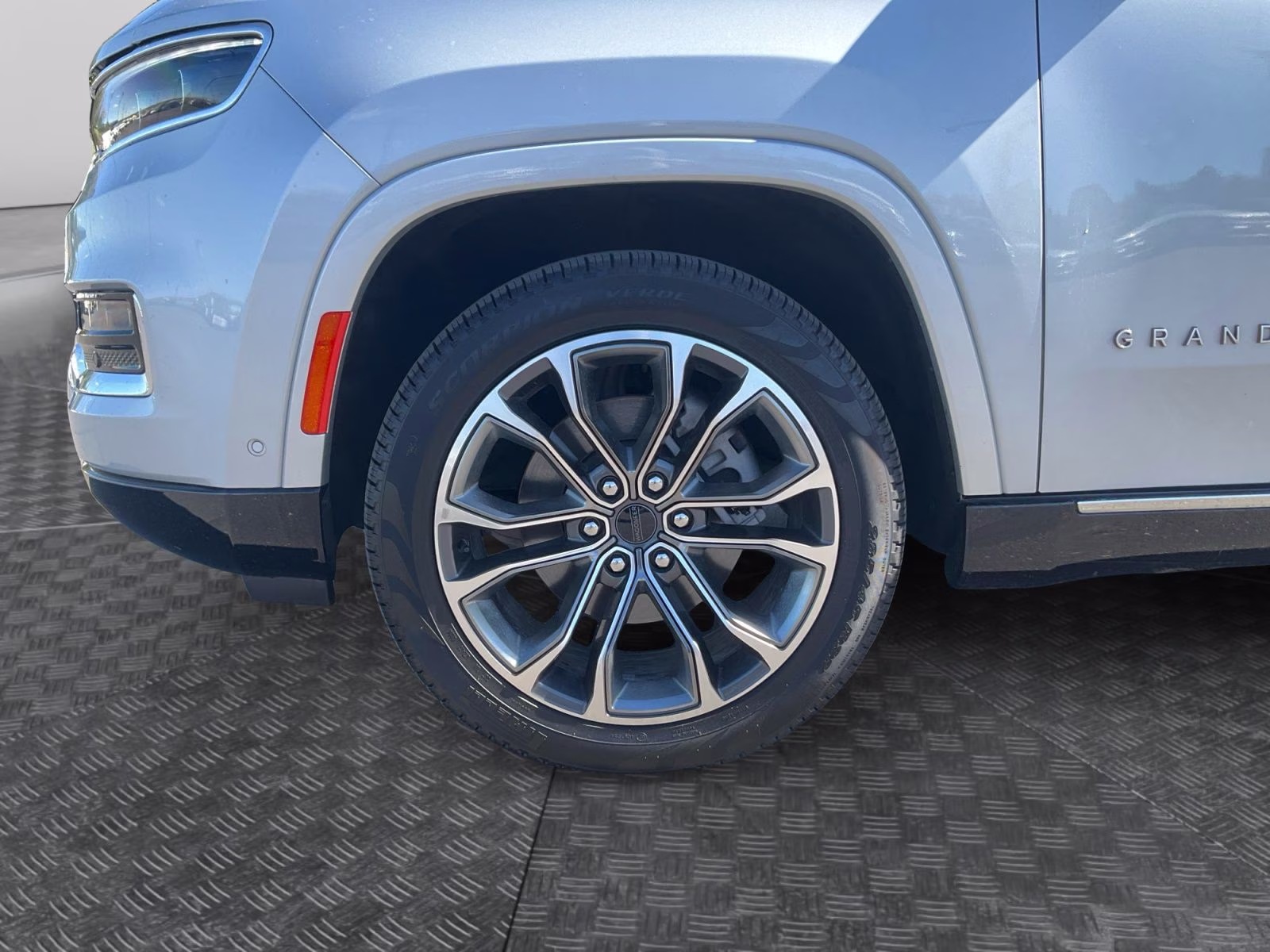 2025 Silver Zynith Jeep Grand Wagoneer L Series III 4X4 SUV
