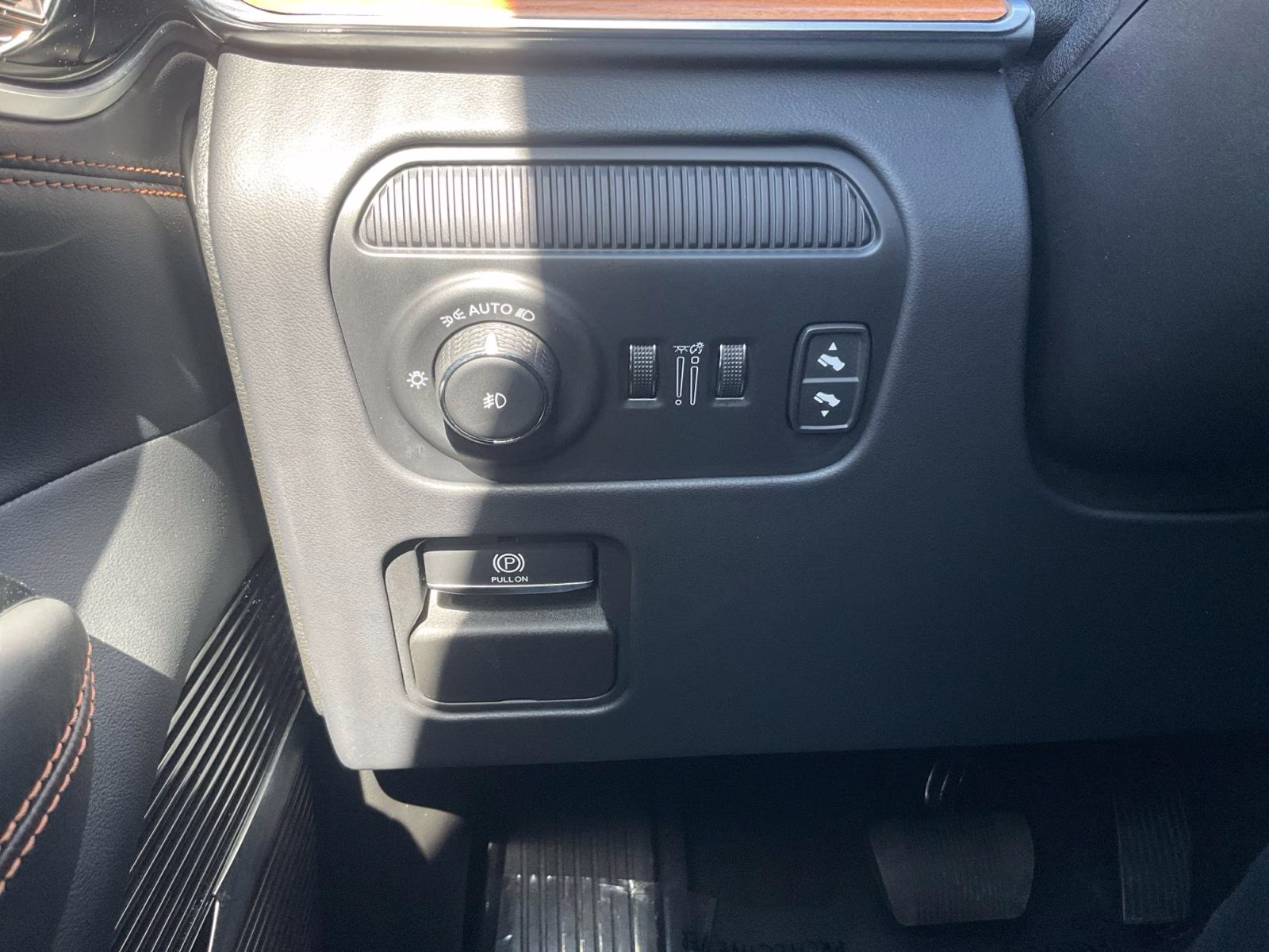 2025 Silver Zynith Jeep Grand Wagoneer L Series III 4X4 SUV