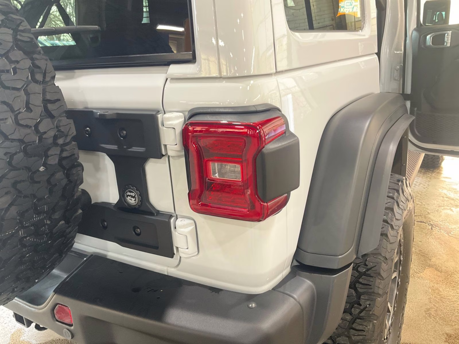 2024 Bright White Clearcoat Jeep Wrangler Rubicon 4X4 SUV
