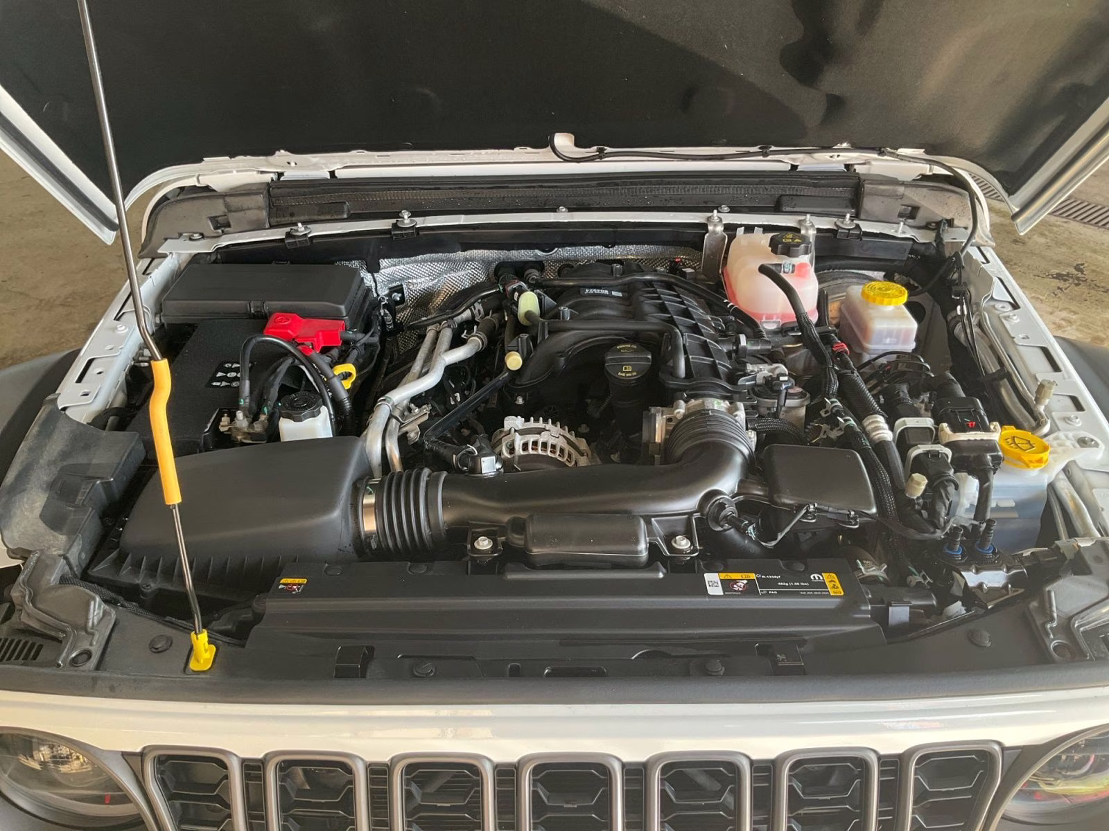 2024 Bright White Clearcoat Jeep Wrangler Rubicon 4X4 SUV